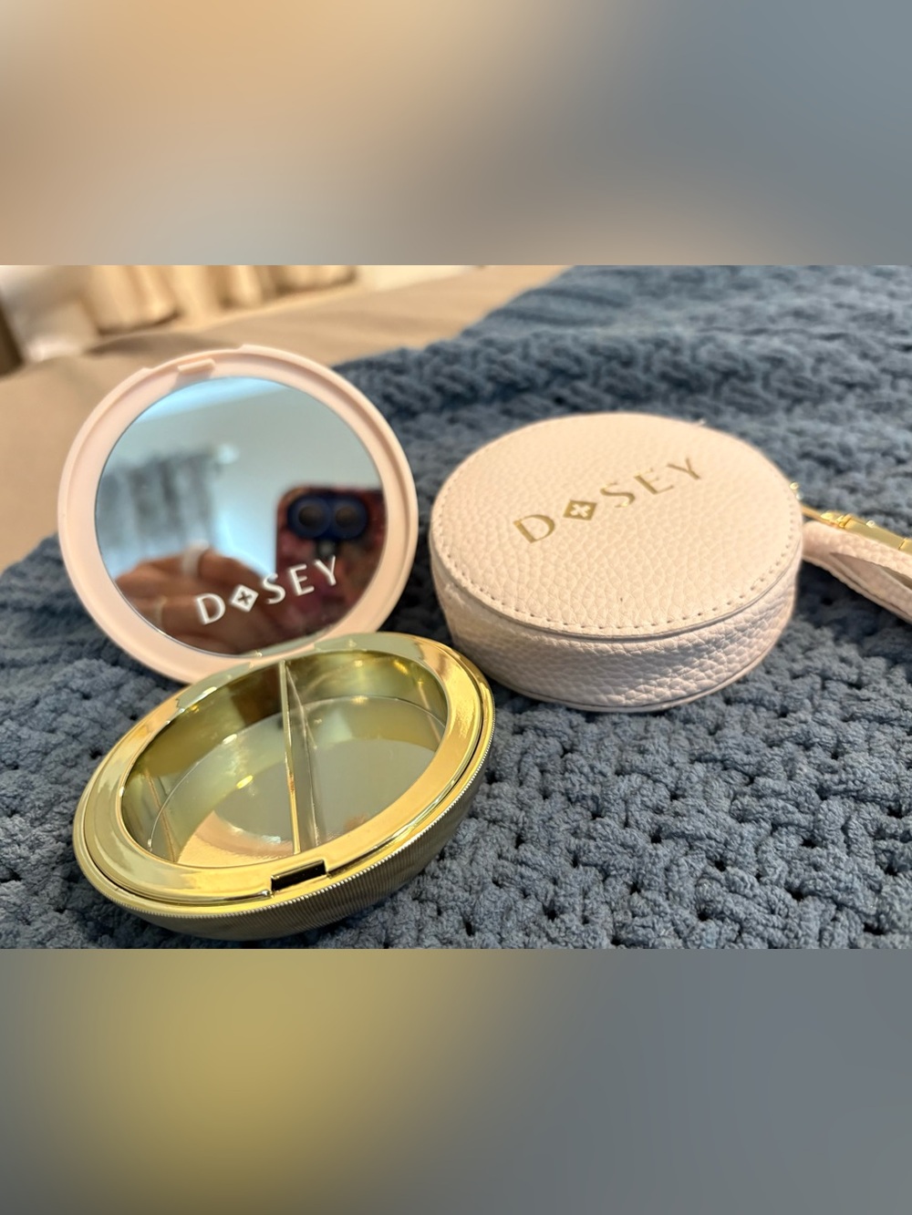 Dosey Blush Essentials Compact - Picture 2 of 6